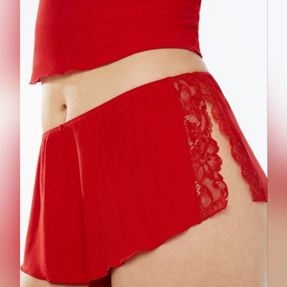 Savage X Fenty Lingerie Pyjama Set in Red - Picture 4 of 10